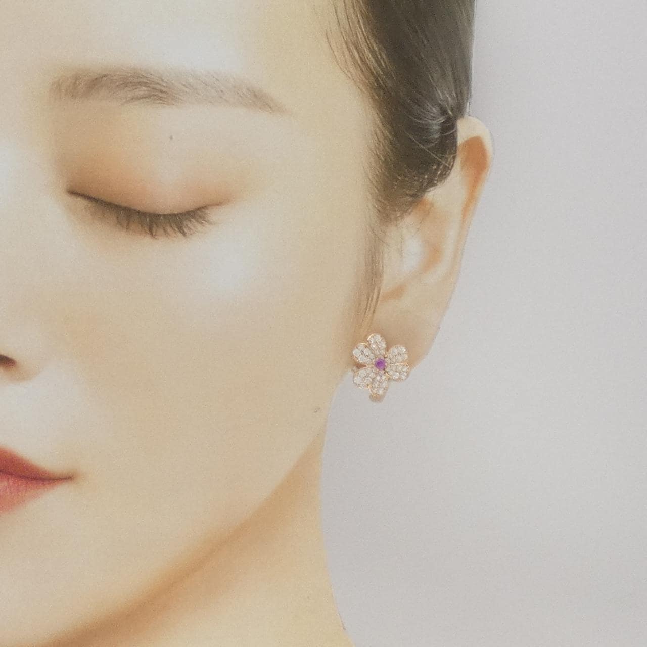 ヴァンクリーフ&アーペル フリヴォル スモール ピアス