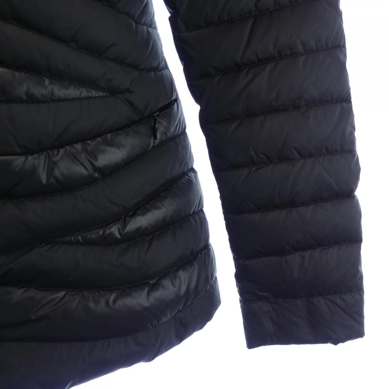 サルヴァトーレフェラガモ SALVATORE FERRAGAMO ダウンジャケット