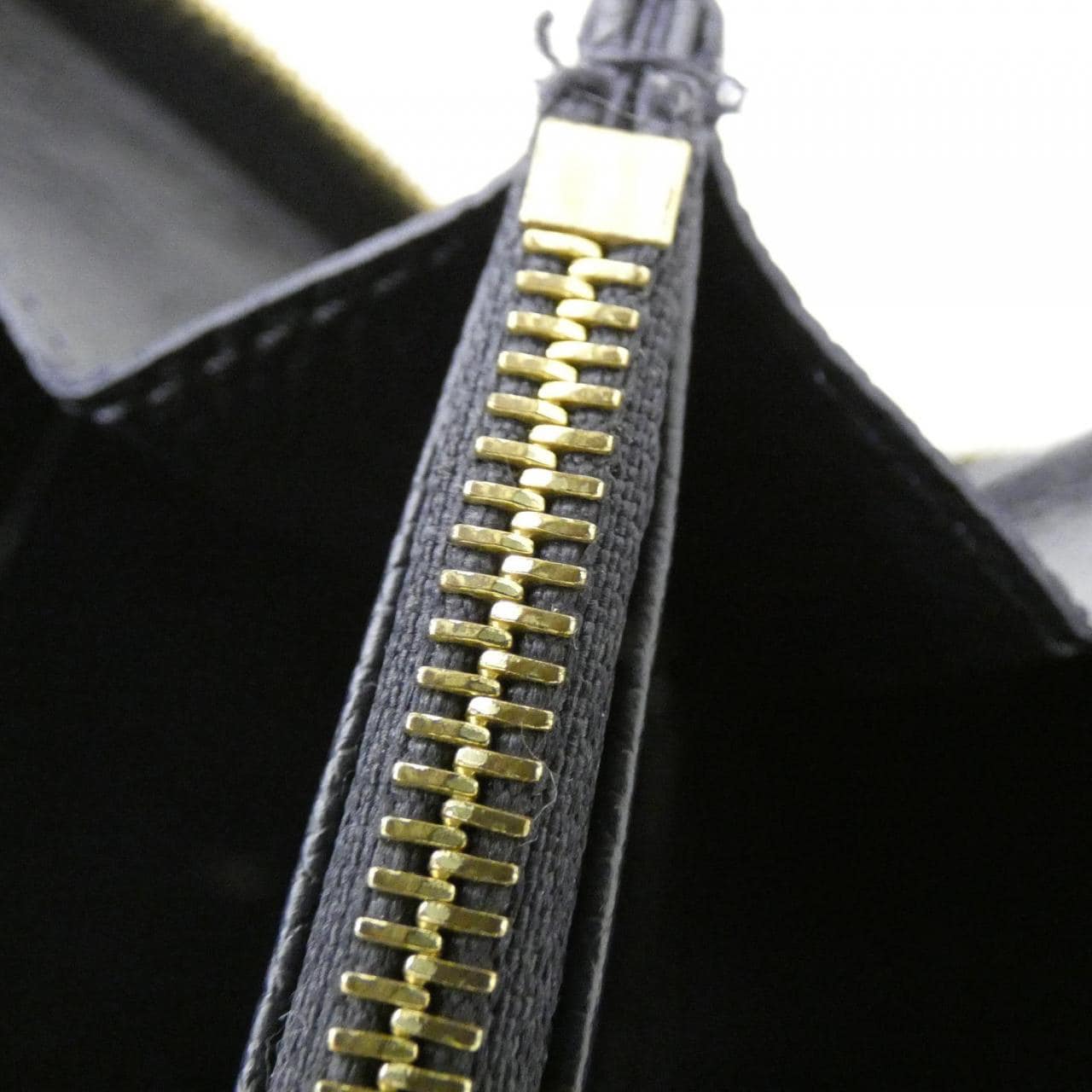 ルイヴィトン モノグラム アンプラント ジッピー ウォレット M62121 財布