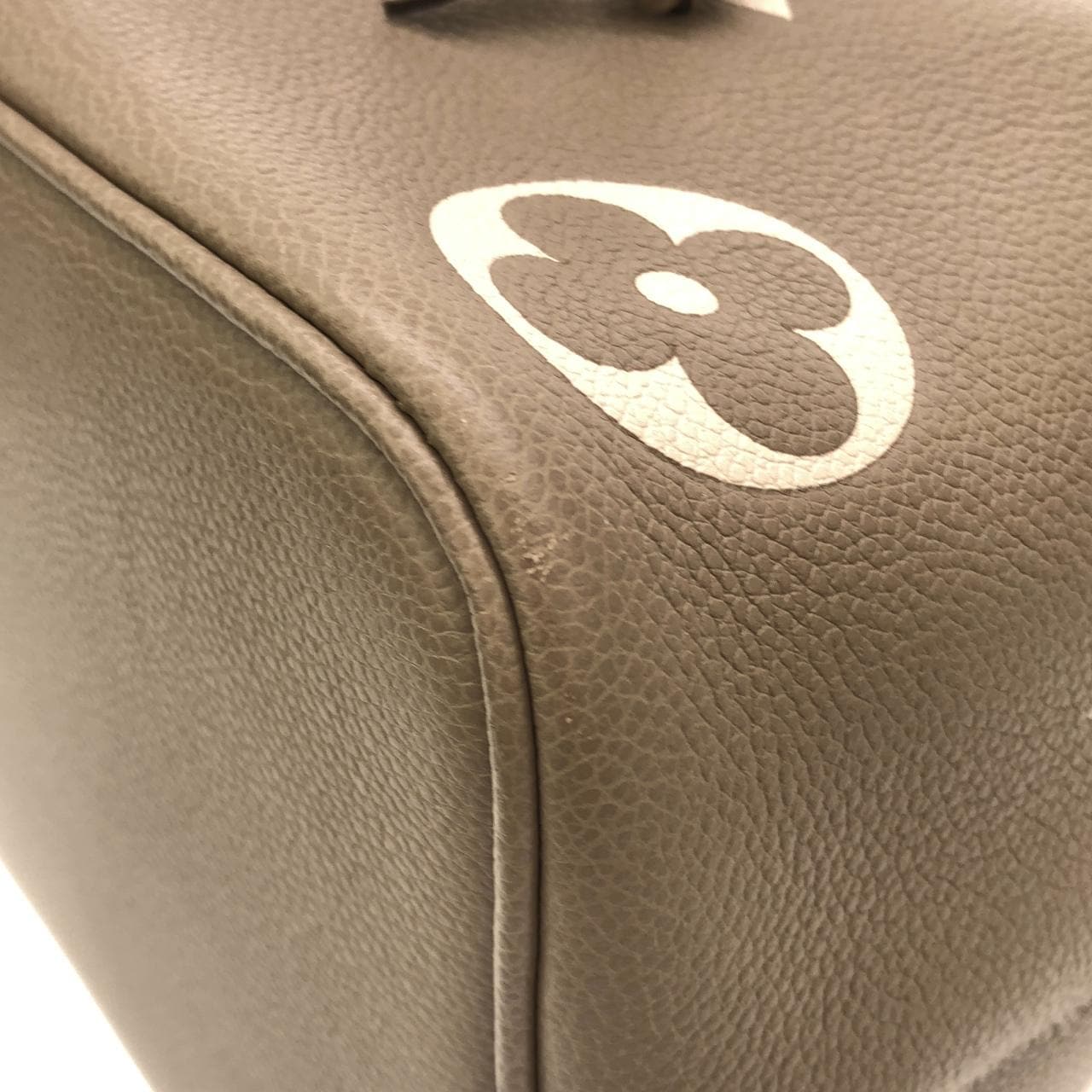 ルイヴィトン バイカラー モノグラム アンプラント ネオ ノエ MM M45555 ショルダーバッグ