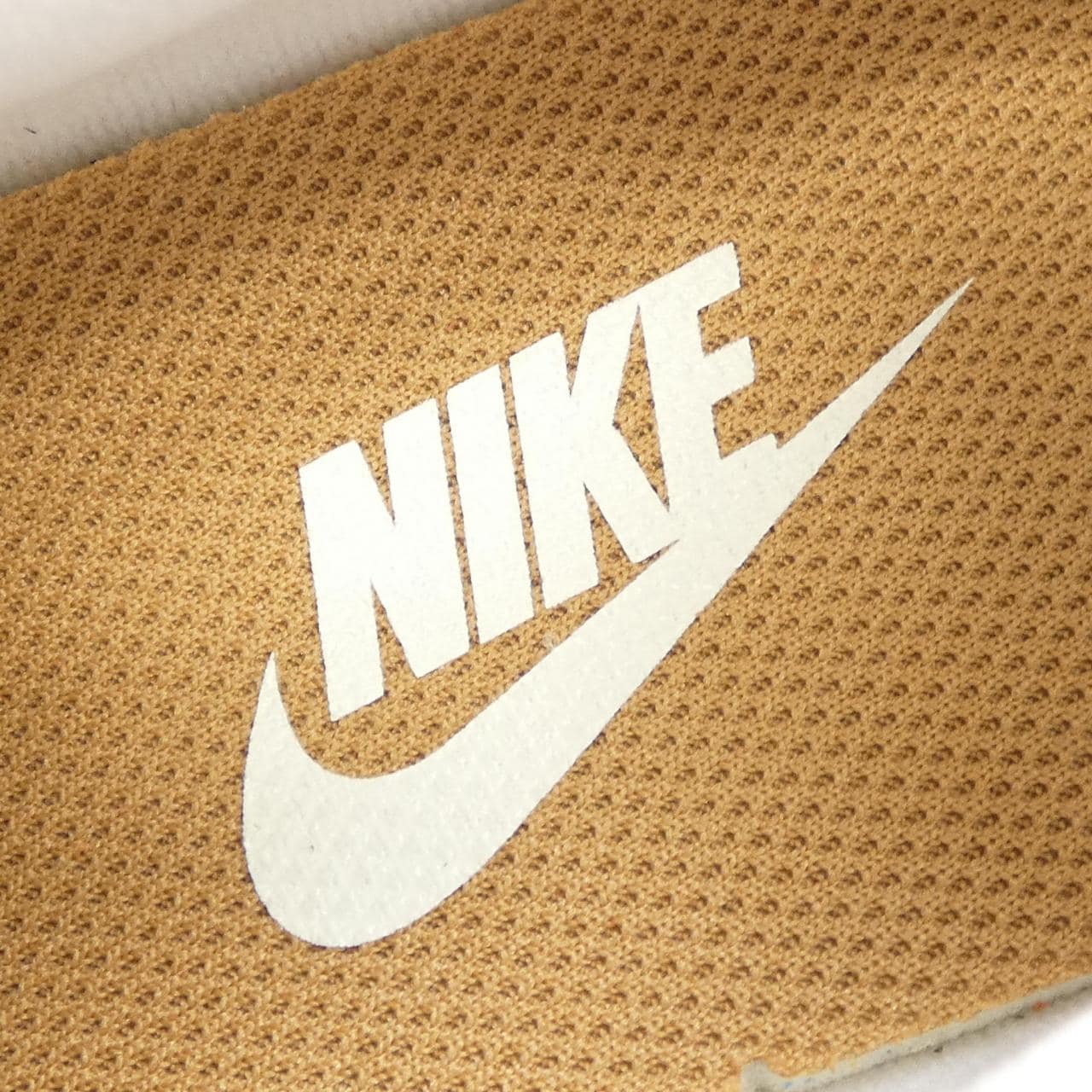 ナイキ NIKE HF3142-200 スニーカー