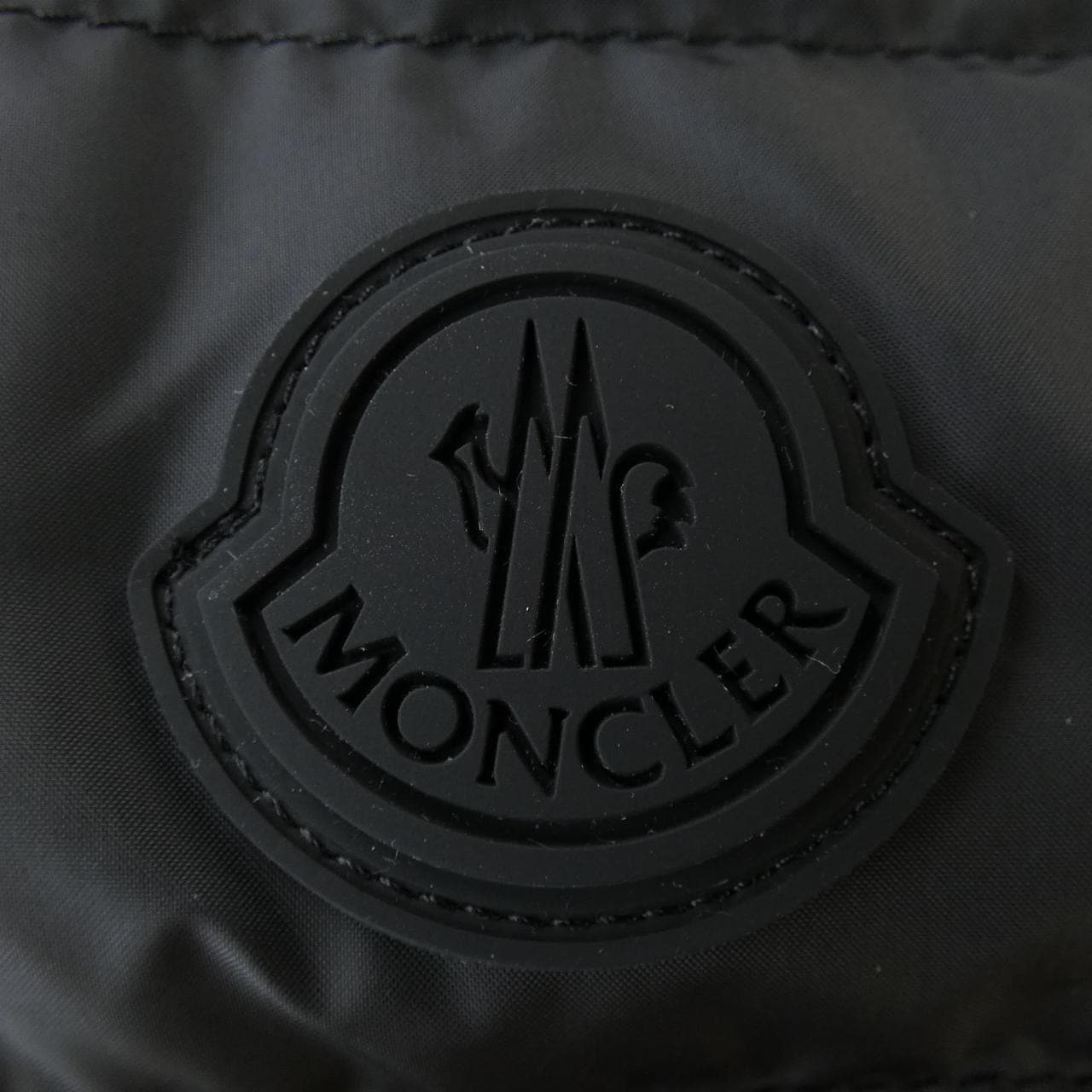 モンクレール MONCLER ダウンジャケット