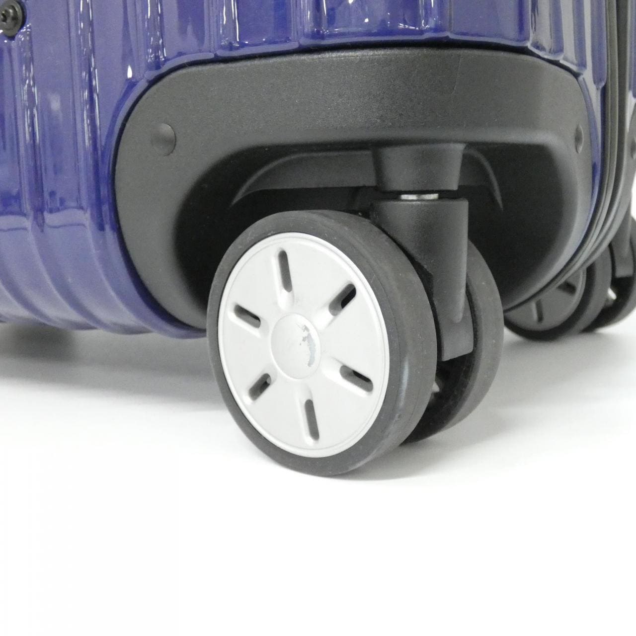 リモワ SALSA マルチホイール 37L 87756108 キャリーバッグ