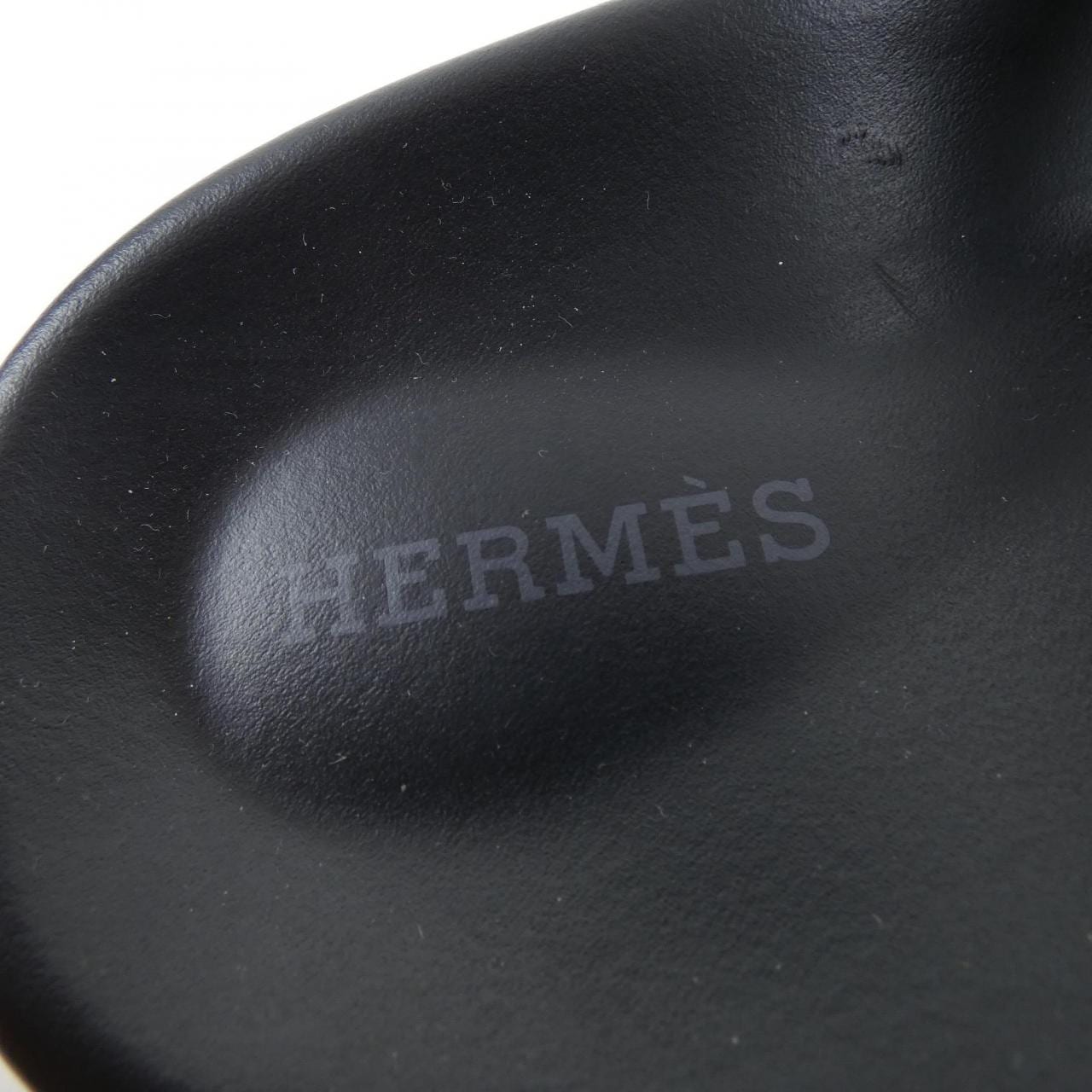 HERMES CHYPRE 222100Z 涼鞋