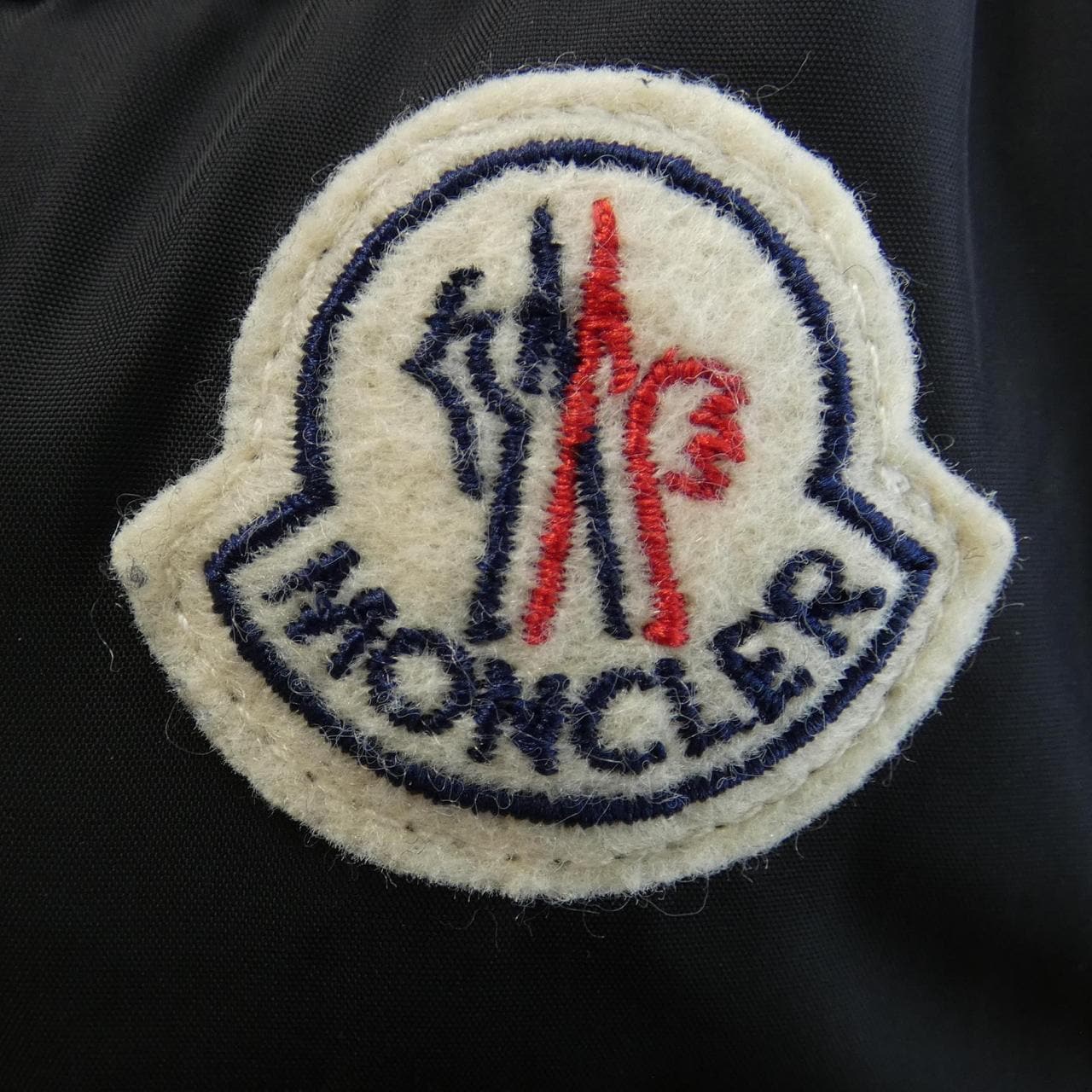 モンクレール MONCLER ダウンジャケット