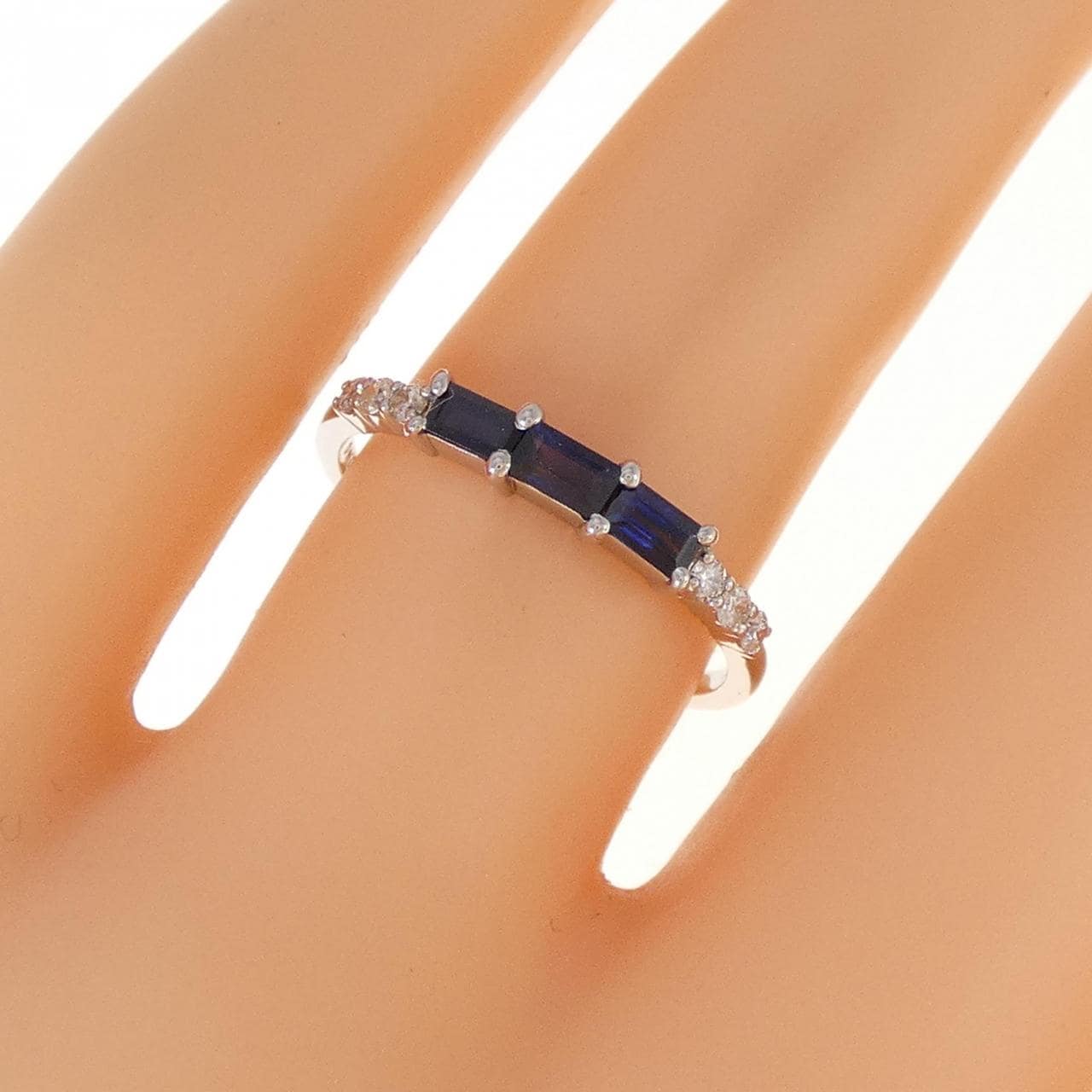 [BRAND NEW] PT Sapphire Ring 0.40CT