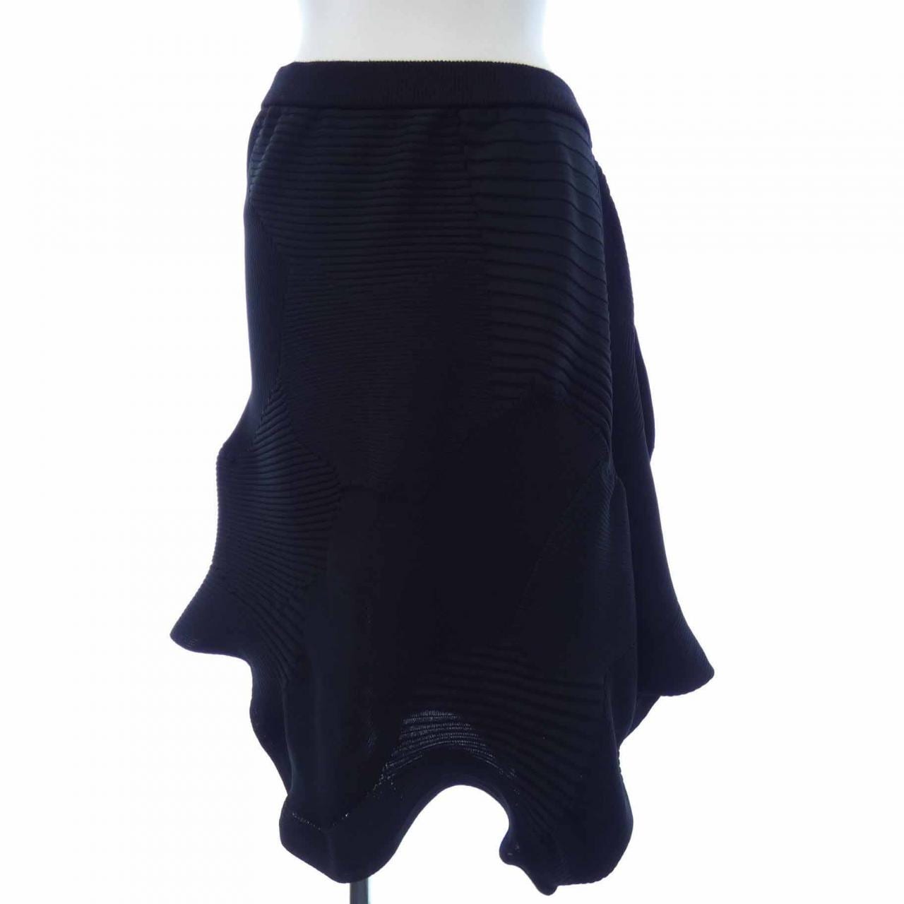 イッセイミヤケ ISSEY MIYAKE スカート