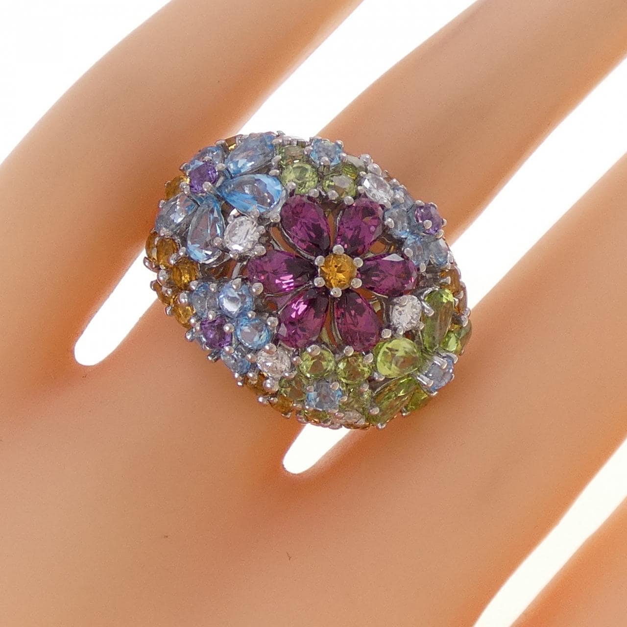 585WG フラワー カラーストーン リング