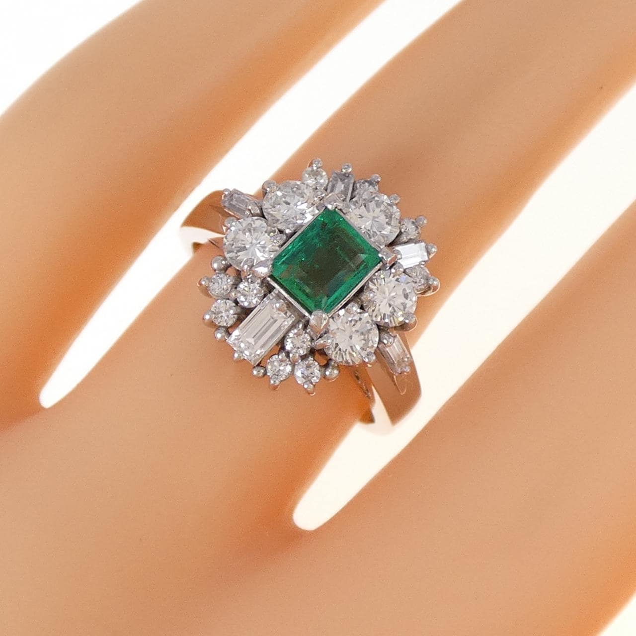PT900 エメラルド リング 0.57CT