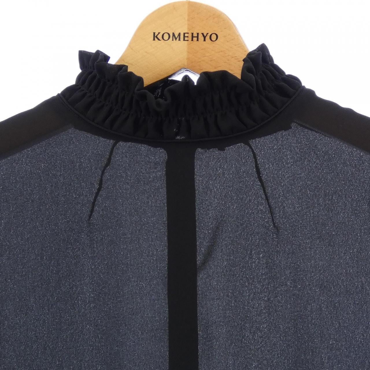 コスチュームナショナル CoSTUME NATIONAL トップス