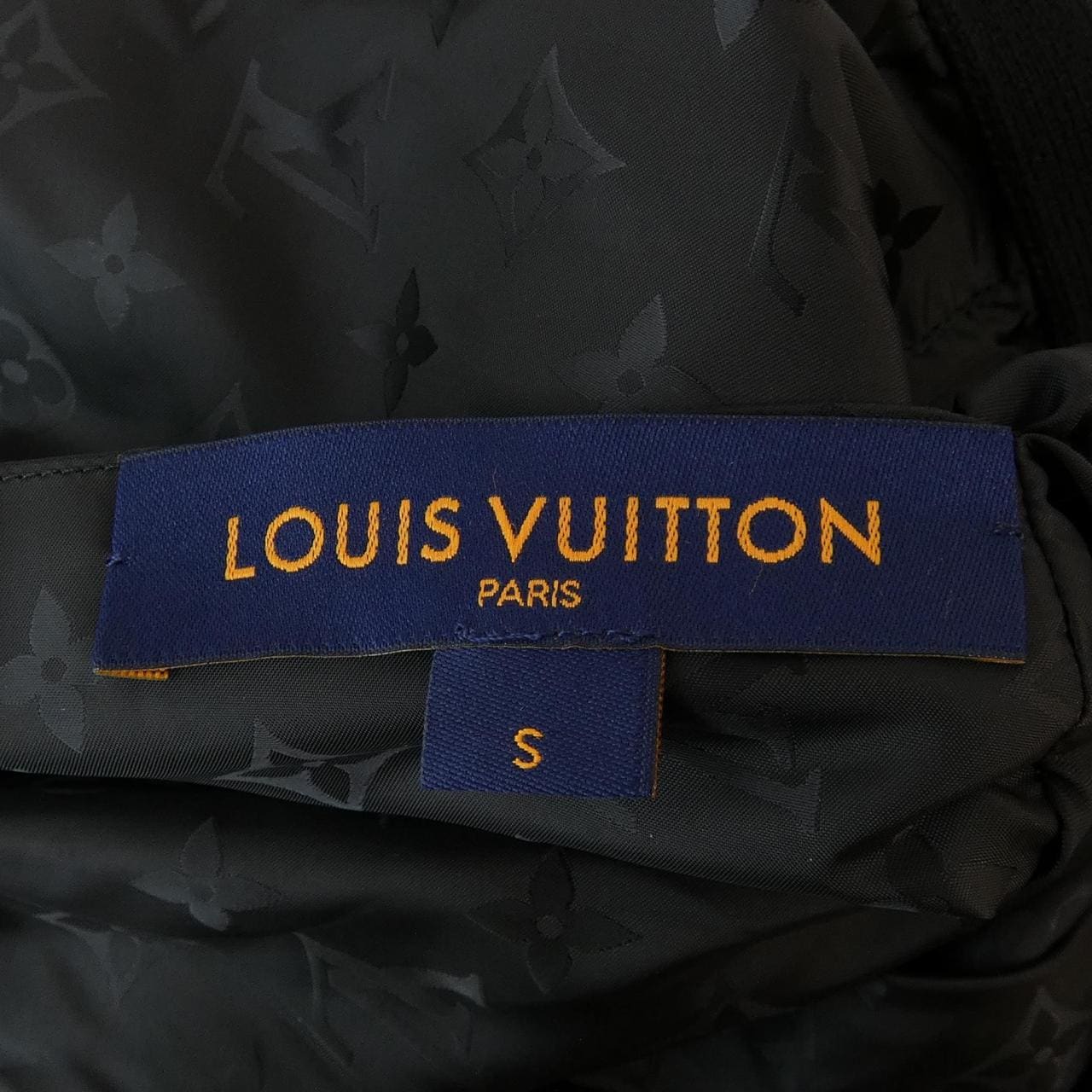 ルイヴィトン LOUIS VUITTON モノグラムリバーシブルライトボンバー HON40XZLW ブルゾン