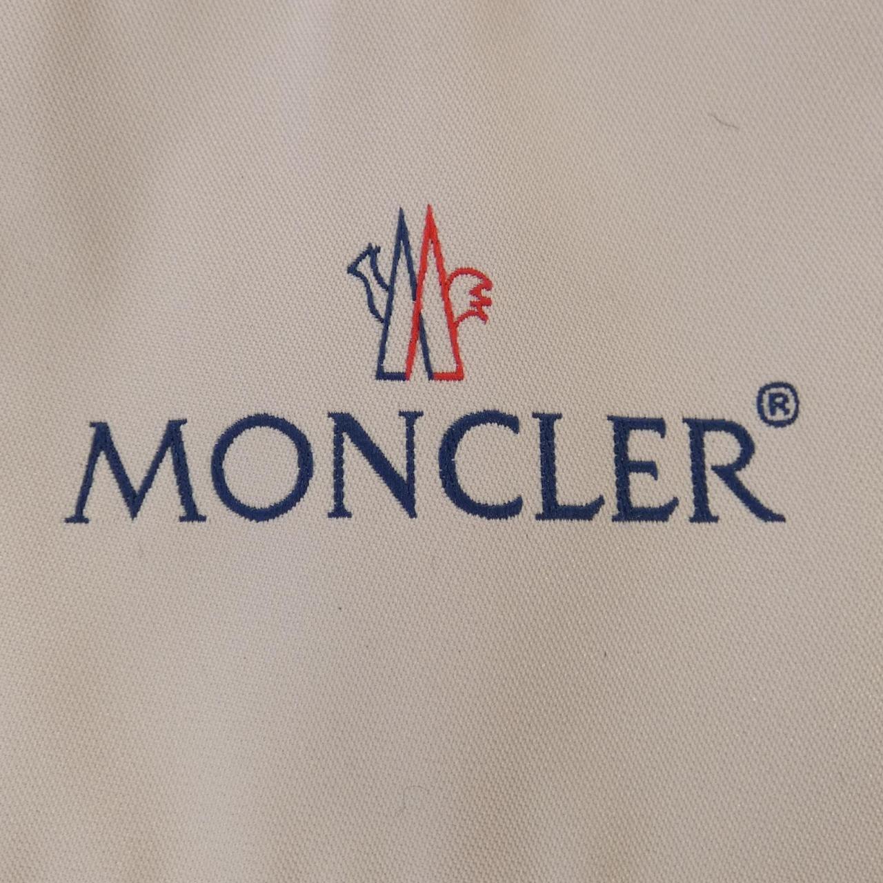 モンクレール MONCLER ダウンジャケット