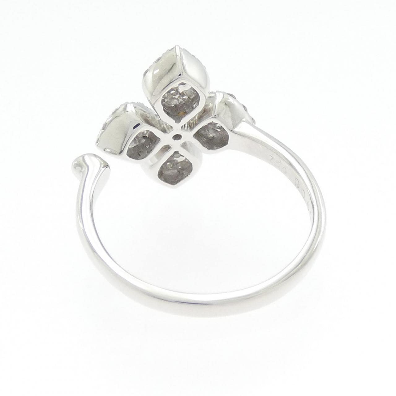 750WG フラワー ダイヤモンド リング 0.60CT