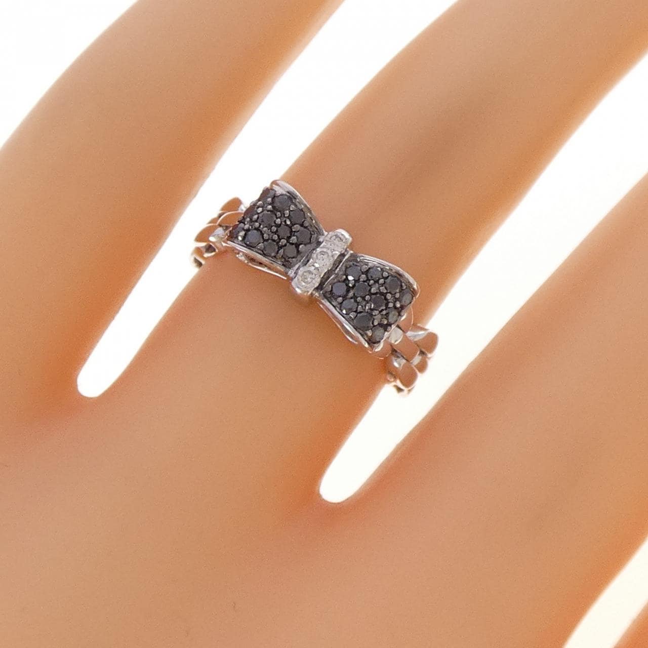 K18WG リボン ダイヤモンド リング 0.21CT