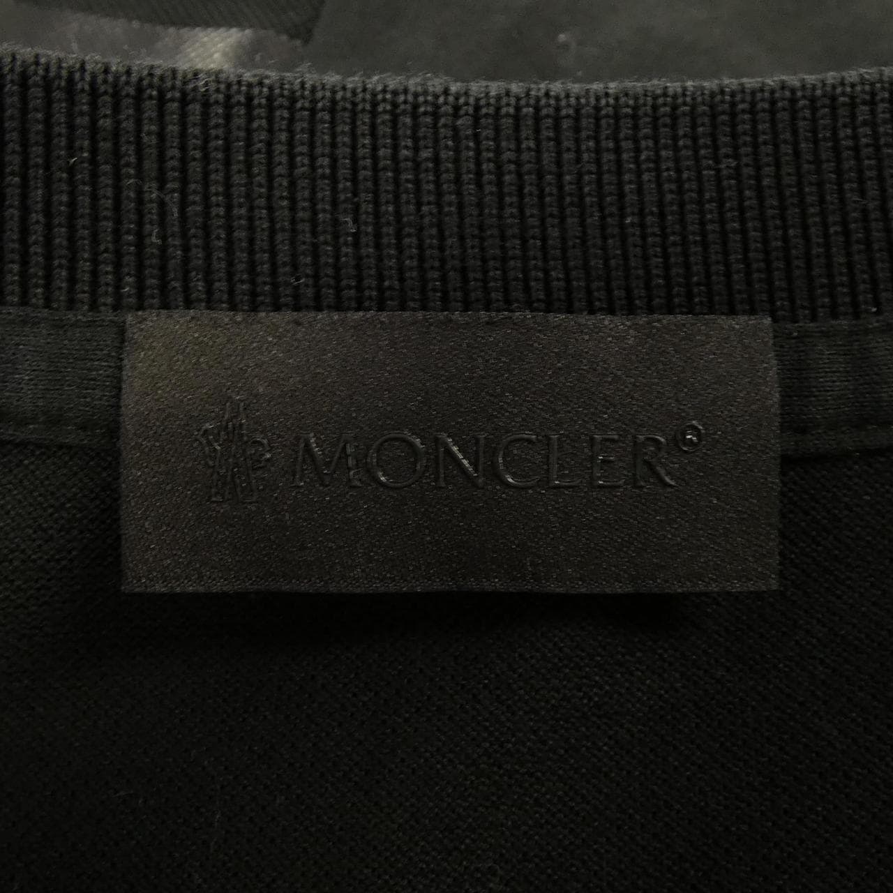 モンクレール MONCLER 10918C00056 Tシャツ