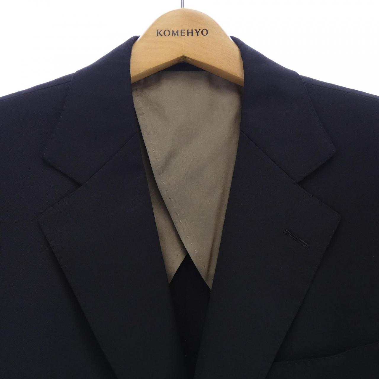 ゴタイリク GOTAIRIKU スーツ