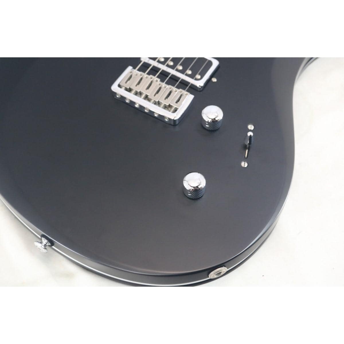 Ｒｅｌｉｓｈ　Ｇｕｉｔａｒｓ ＳＨＡＤＹ　Ａ　ＭＡＲＹ