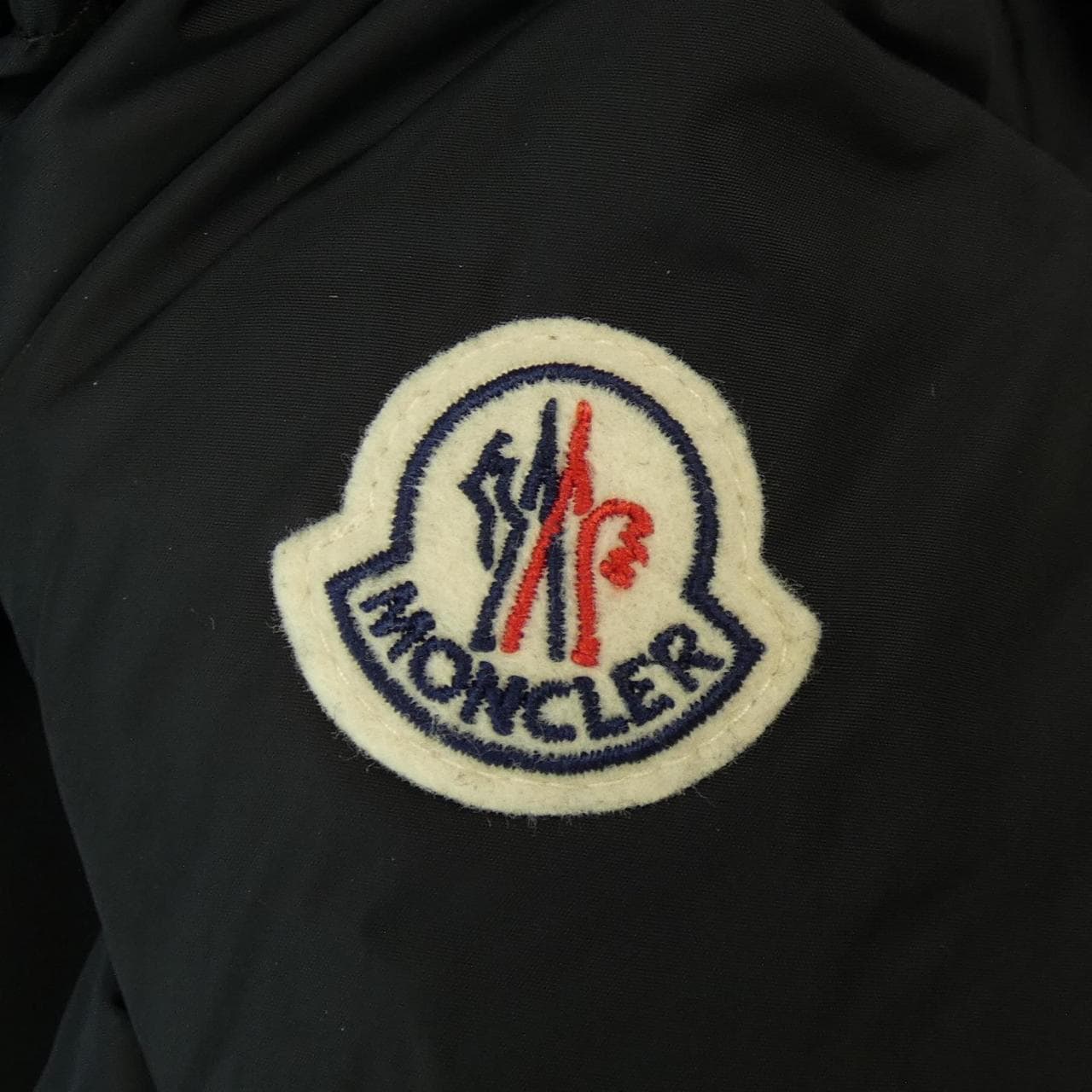 モンクレール MONCLER ダウンジャケット