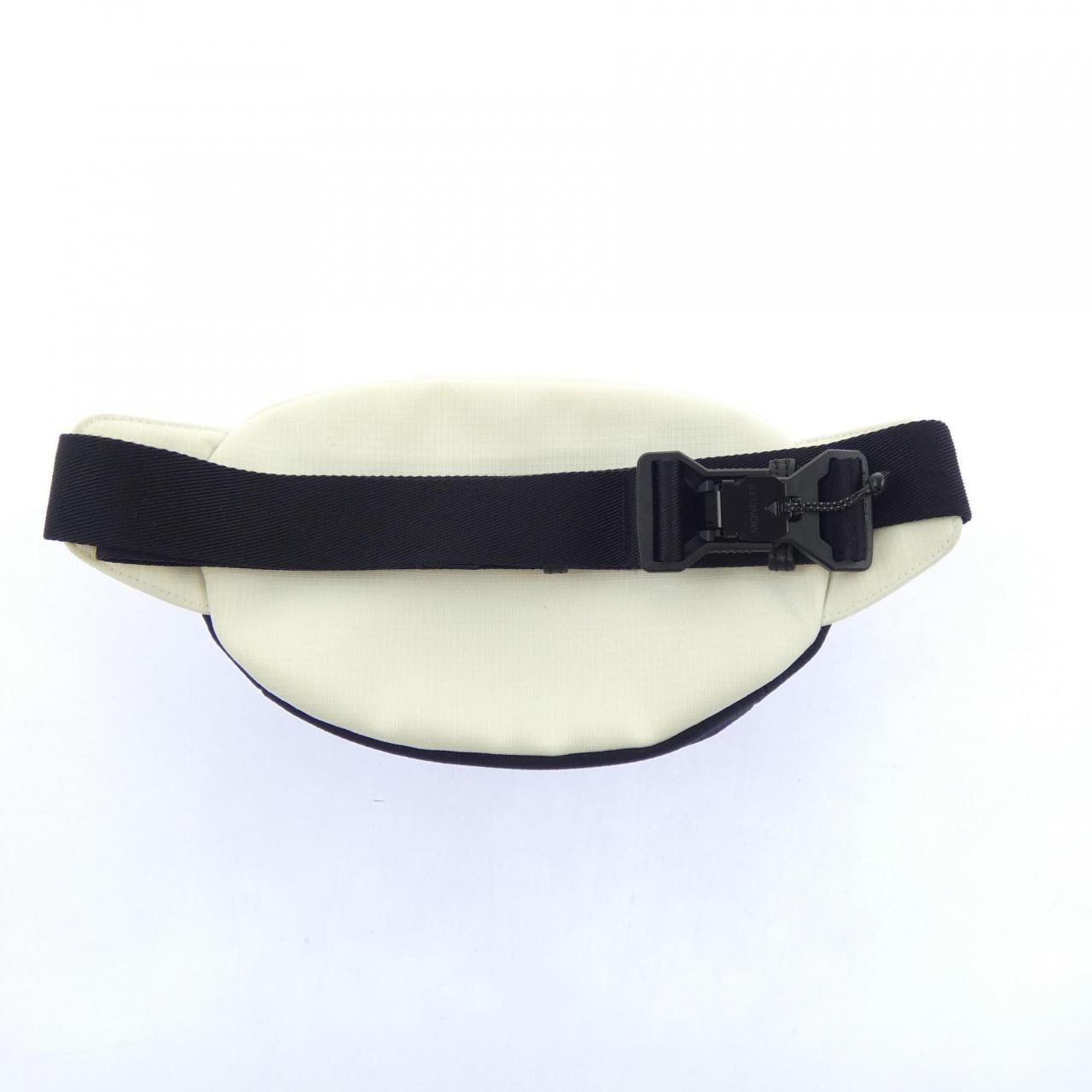 モンクレール MONCLER 109A5M00007 BAG