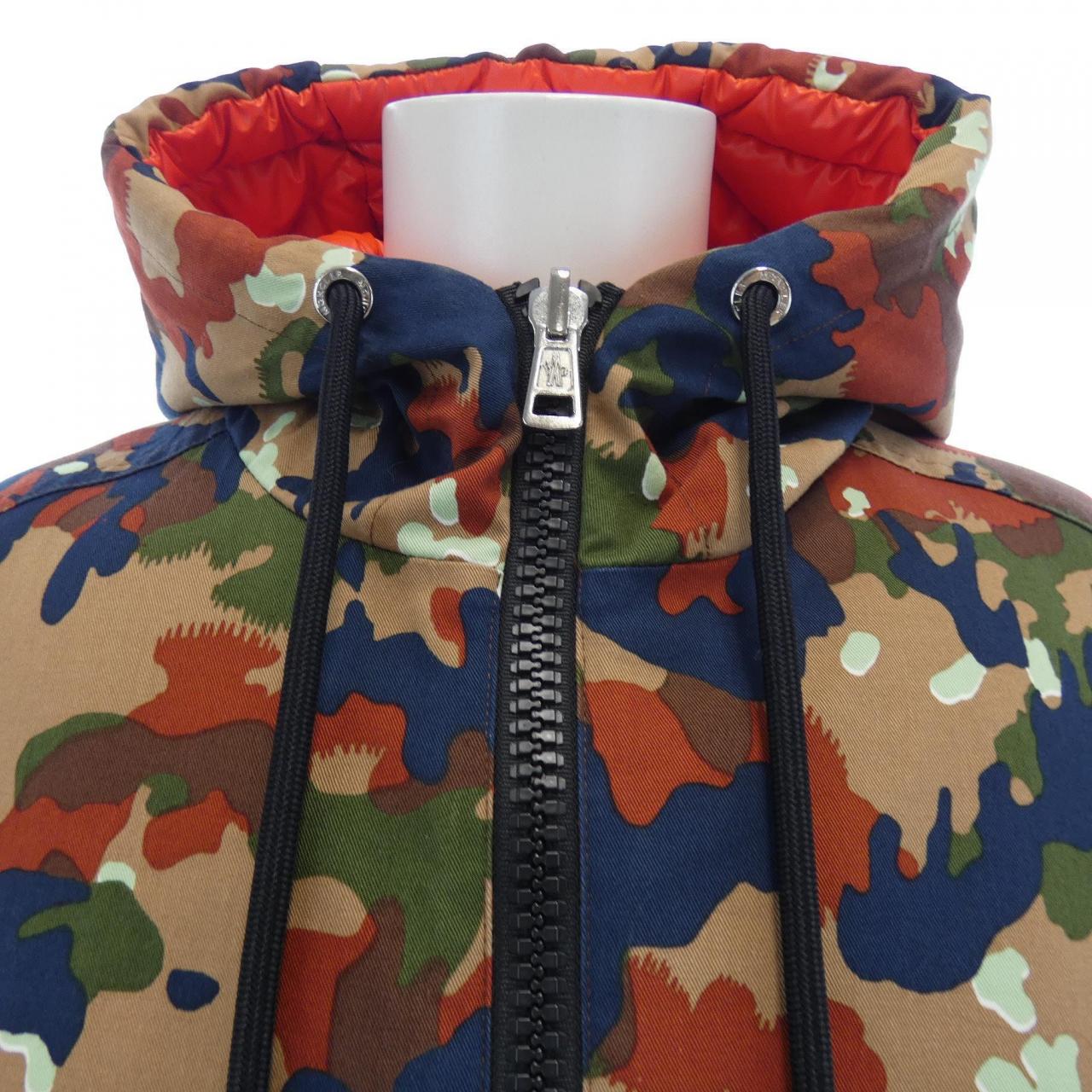 モンクレール MONCLER ダウンジャケット