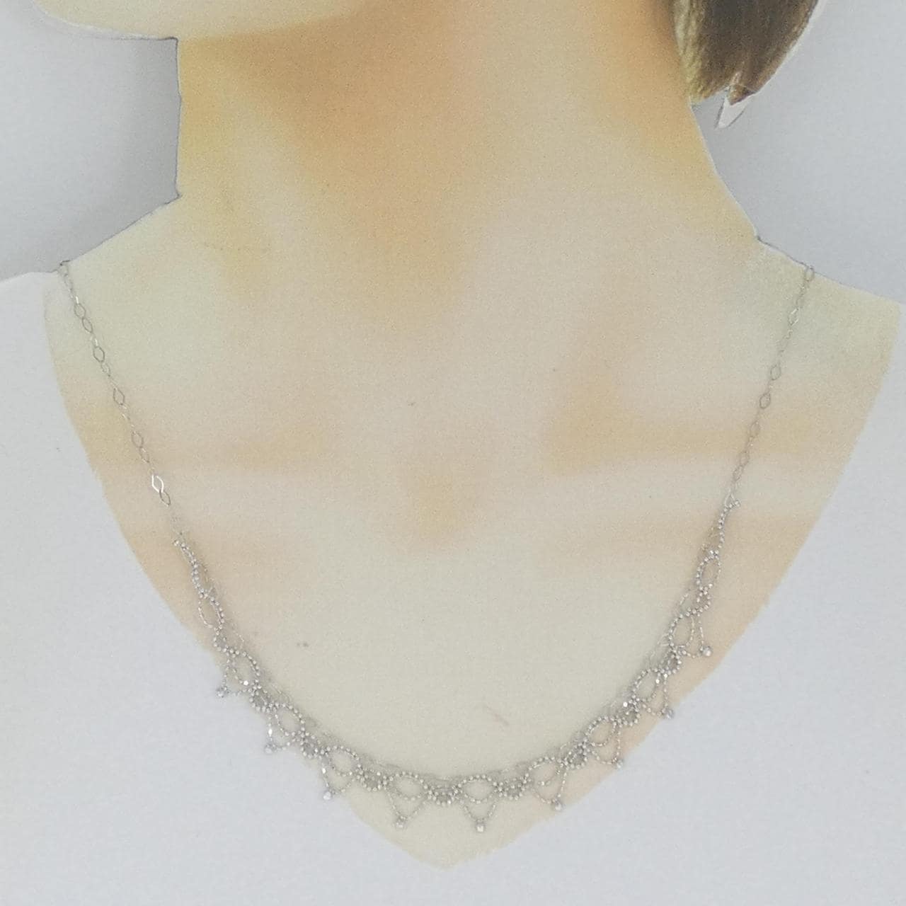 K18WG necklace