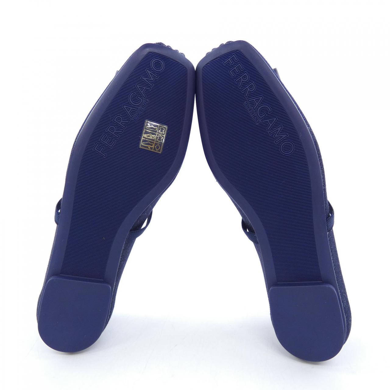 FERRAGAMO平底鞋