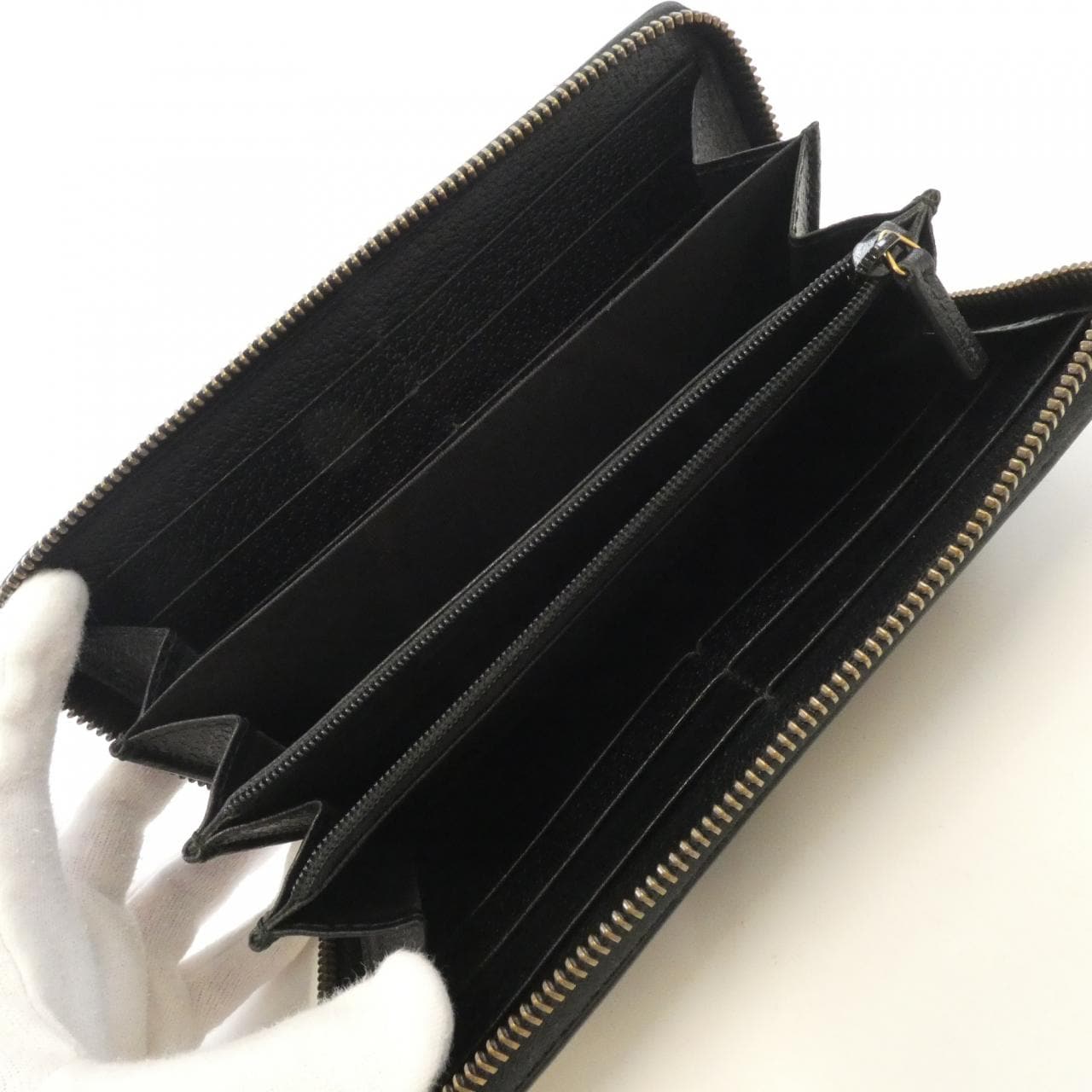 Gucci 495062 DJ2KT Wallet