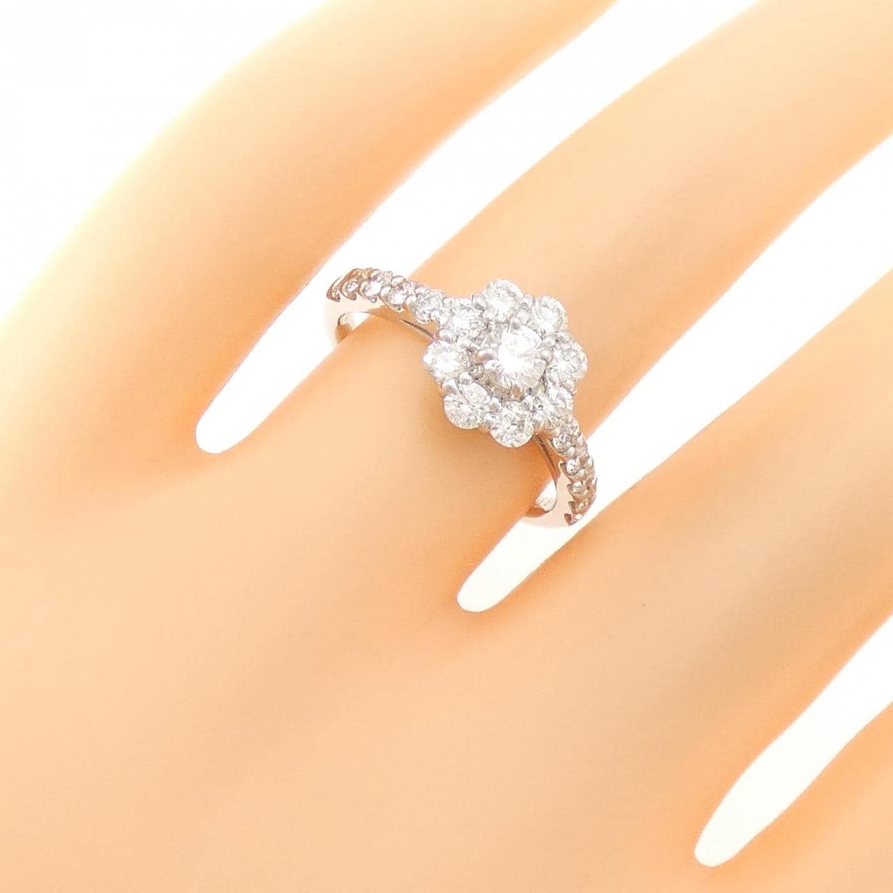 PT900 花形粉色钻石指 0.179CT