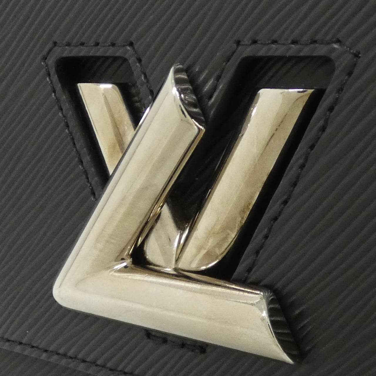 ルイヴィトン エピ ツイスト PM M50332 ショルダーバッグ