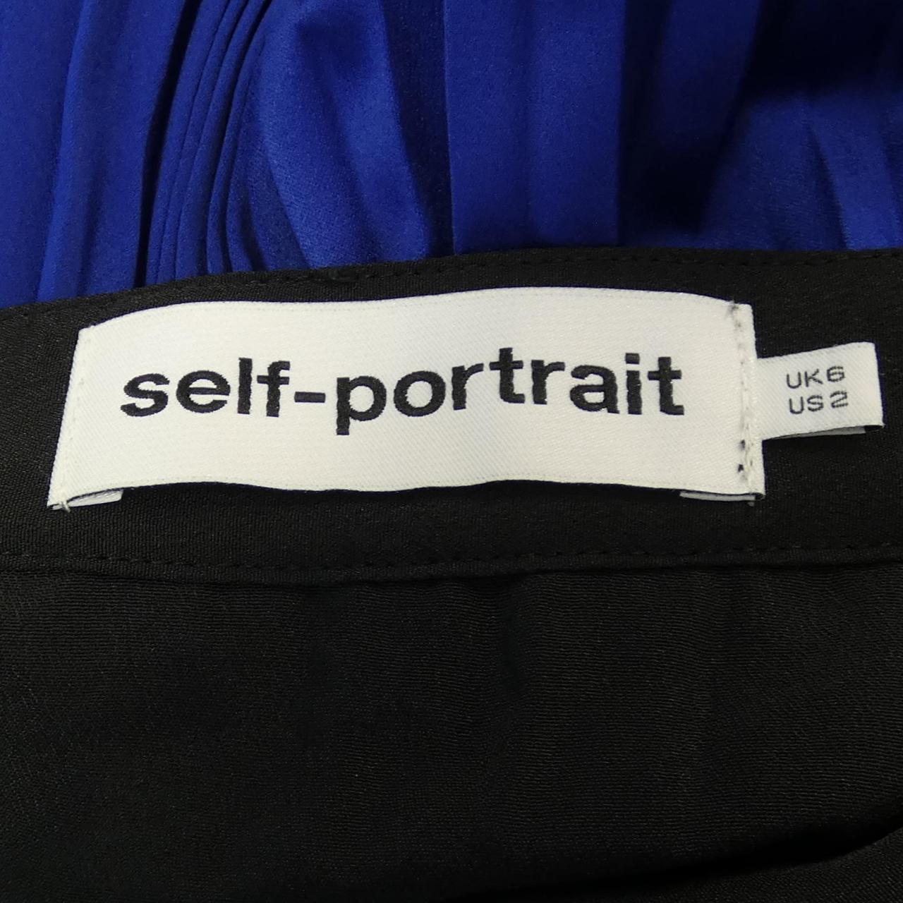 セルフポートレイト self-portrait スカート