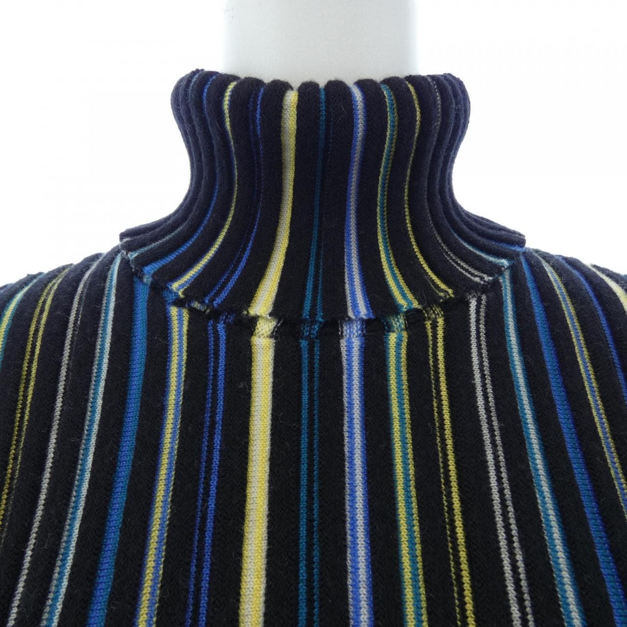 イッセイミヤケ ISSEY MIYAKE IM54KN505 ニット