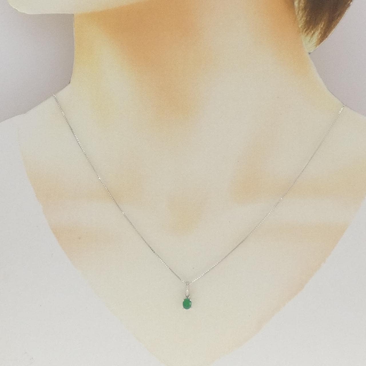 750WG/K18WG エメラルド ネックレス
