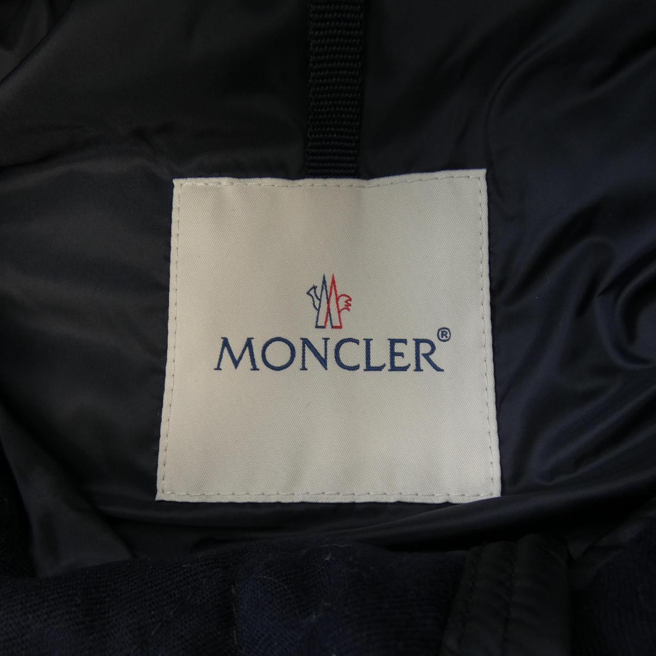 モンクレール MONCLER ダウンジャケット