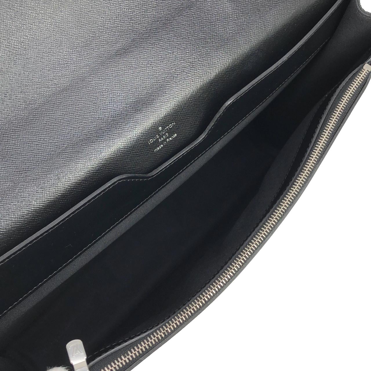 ルイヴィトン タイガ ラギート M31092 バッグ