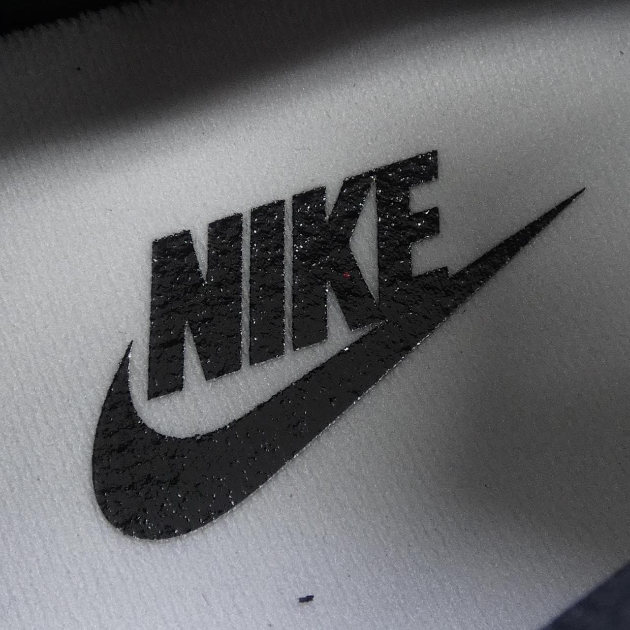 ナイキ NIKE IB2990-100 スニーカー