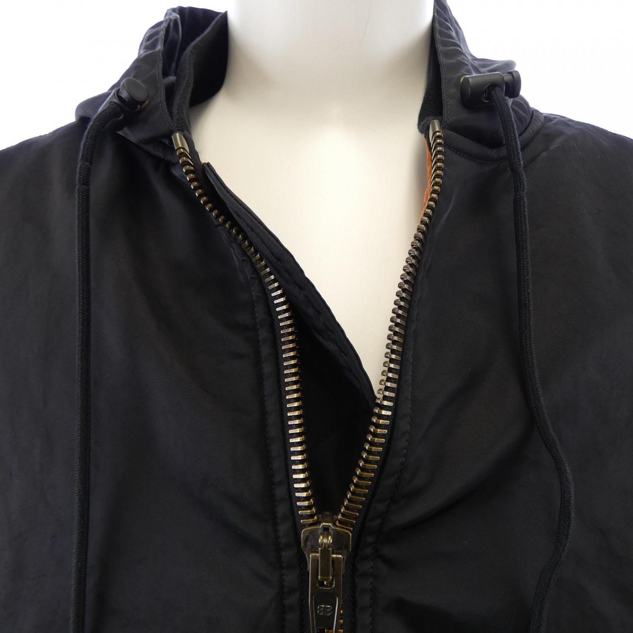 バレンシアガ BALENCIAGA 698843 TLO25 ブルゾン