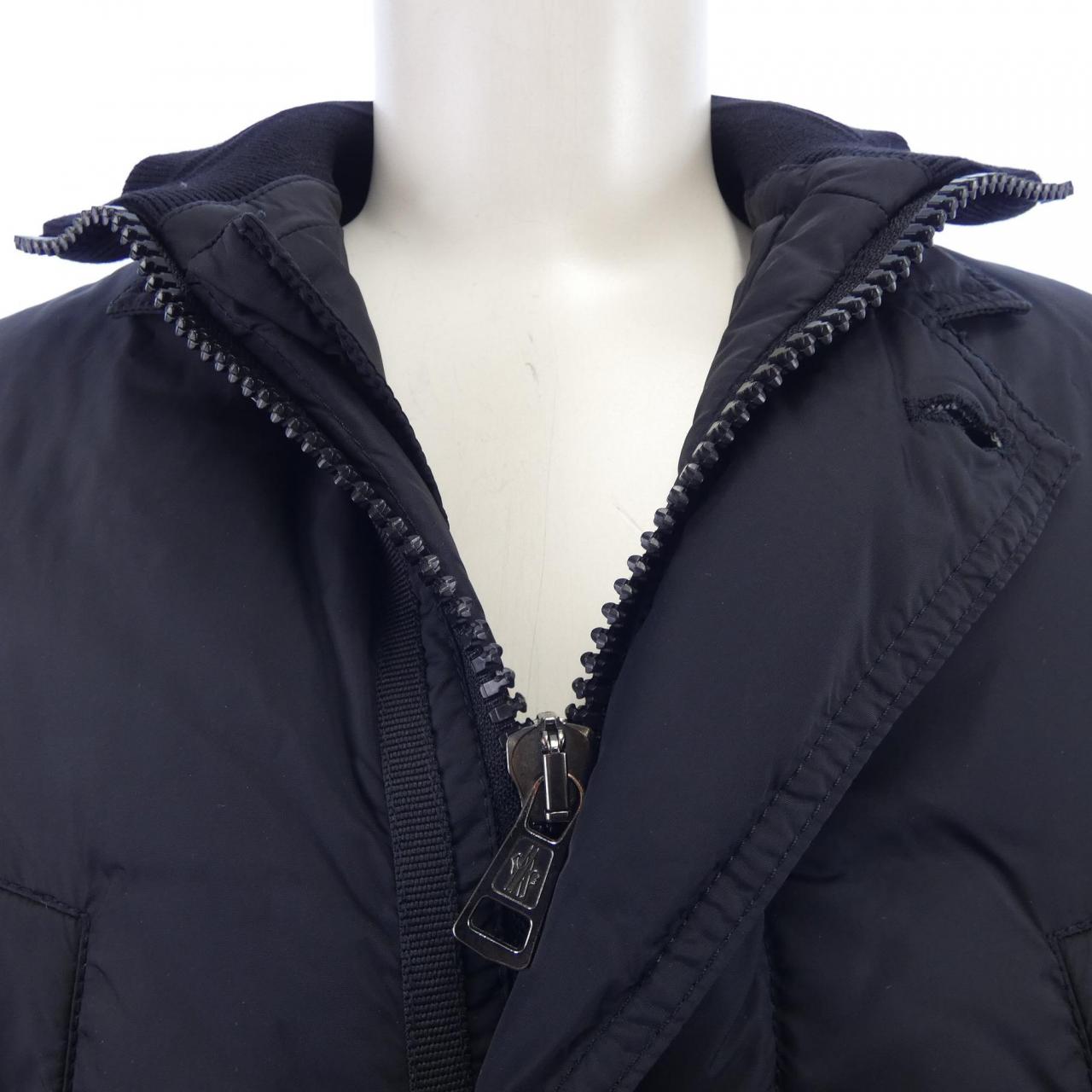 モンクレール MONCLER ダウンジャケット