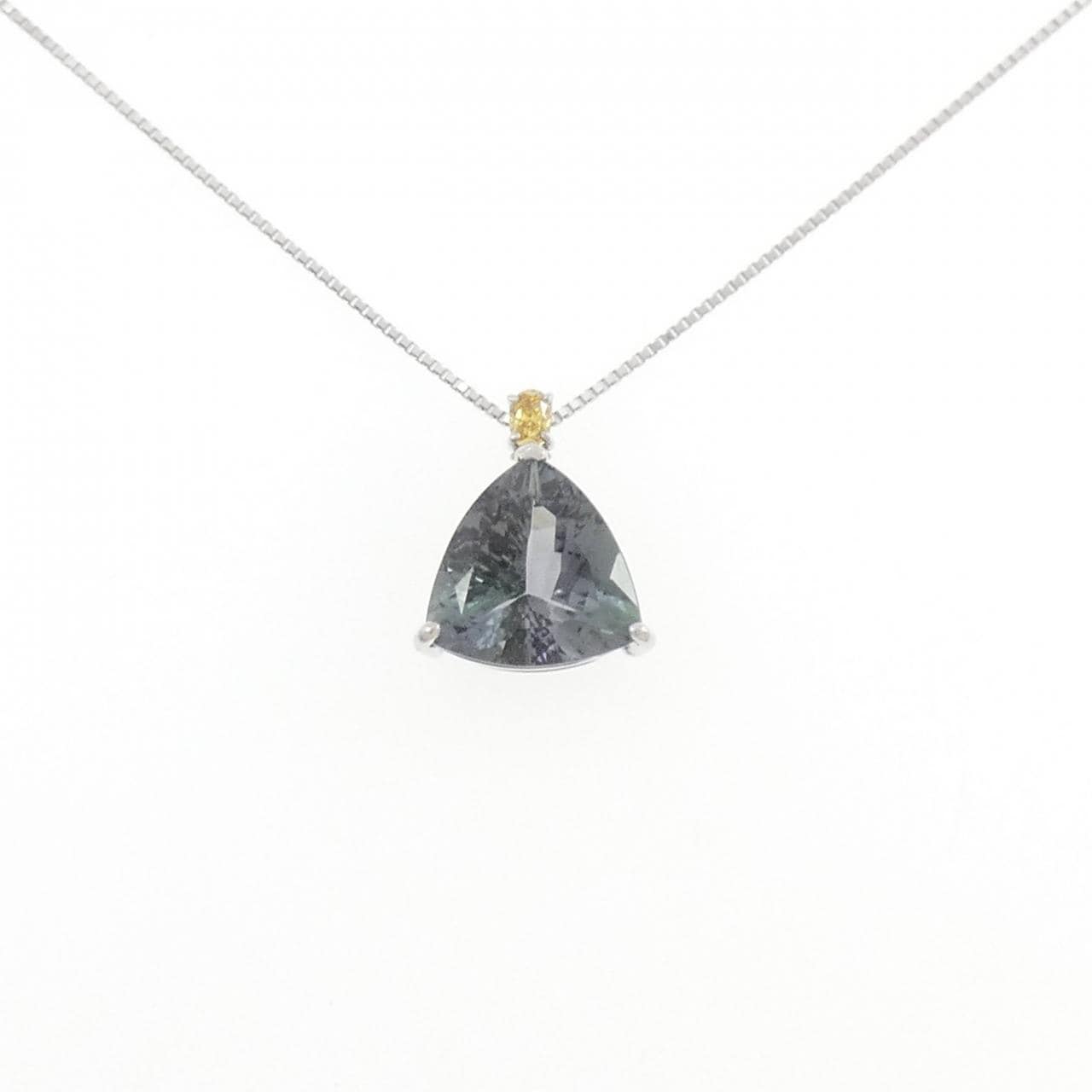 K18WG ゾイサイト ネックレス 3.86CT