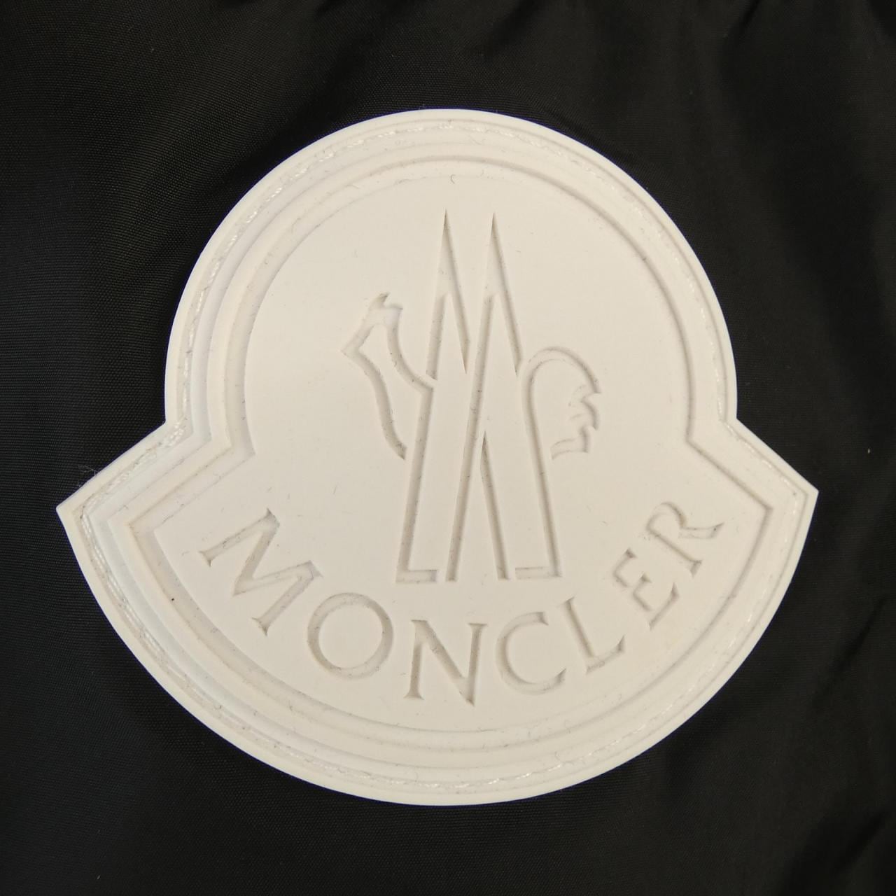 モンクレール MONCLER ダウンジャケット