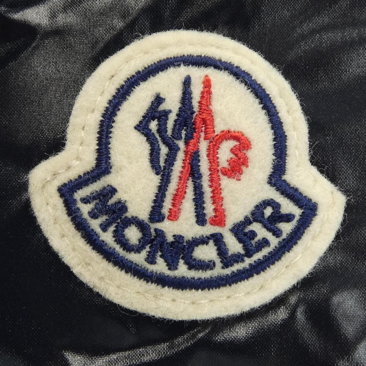 モンクレール MONCLER ダウンジャケット