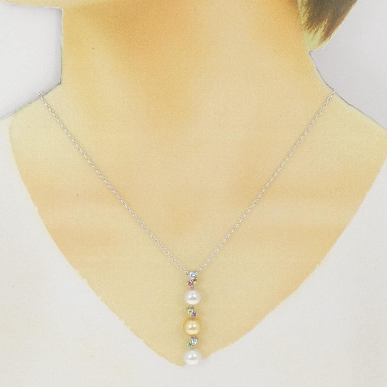 K18WG Akoya pearl necklace