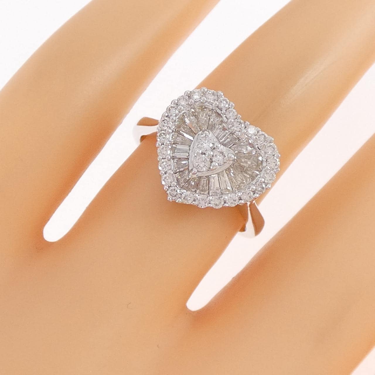 K18WG ハート ダイヤモンド リング 0.93CT