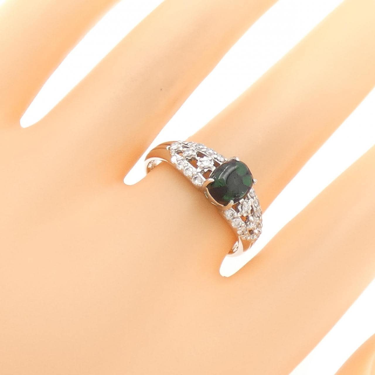 PT900 トラピッチェエメラルド リング 0.953CT
