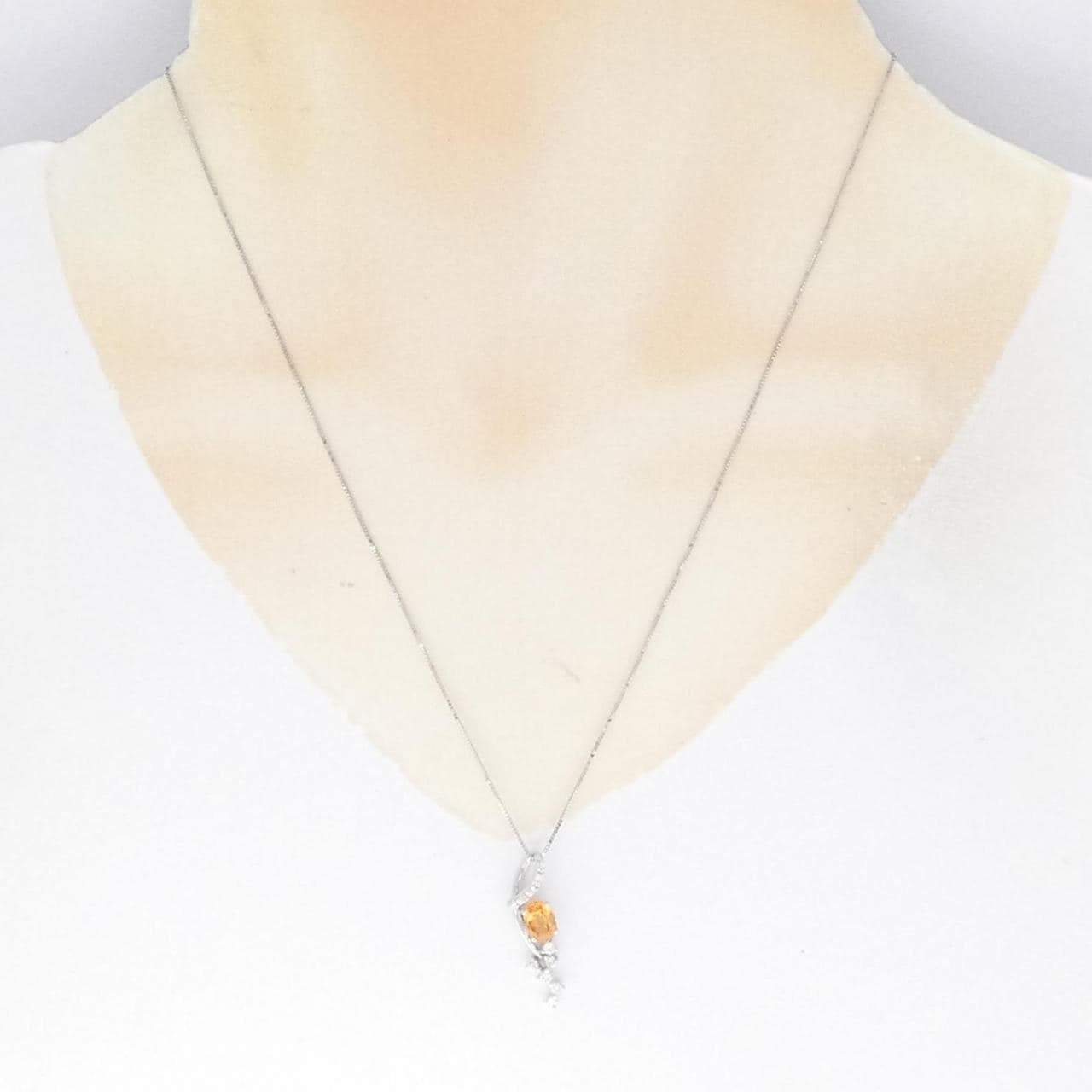 Gucci x Bananya crystal-embellished Necklace - Farfetch