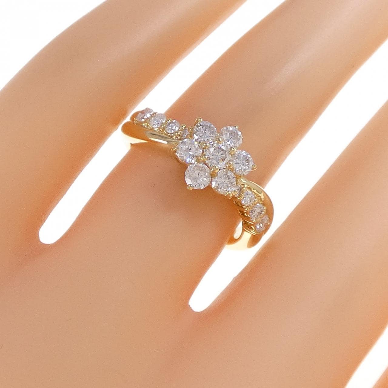 K18YG フラワー ダイヤモンド リング 0.72CT