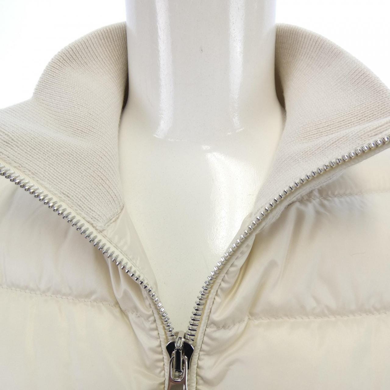 モンクレール MONCLER 20939B00023 ダウンジャケット