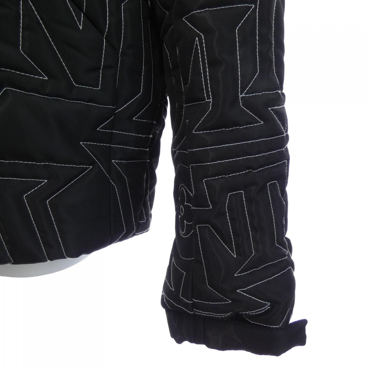 ルイヴィトン LOUIS VUITTON オールオーバーVUITTONスノーダウン HOB16ER29 ダウンジャケット