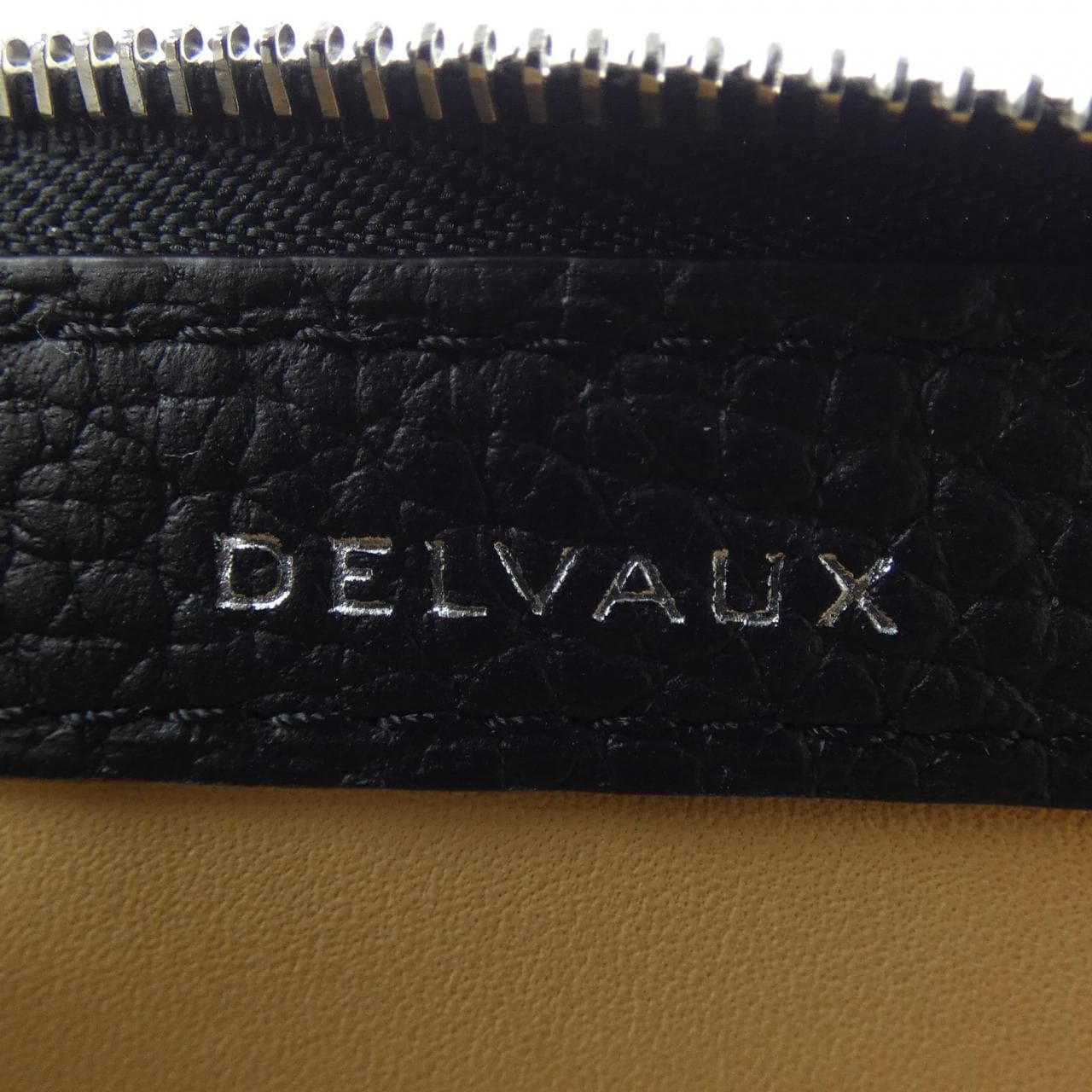 デルボー DELVAUX PIN D MULTIFONCTIONS COIN & CARD CASE