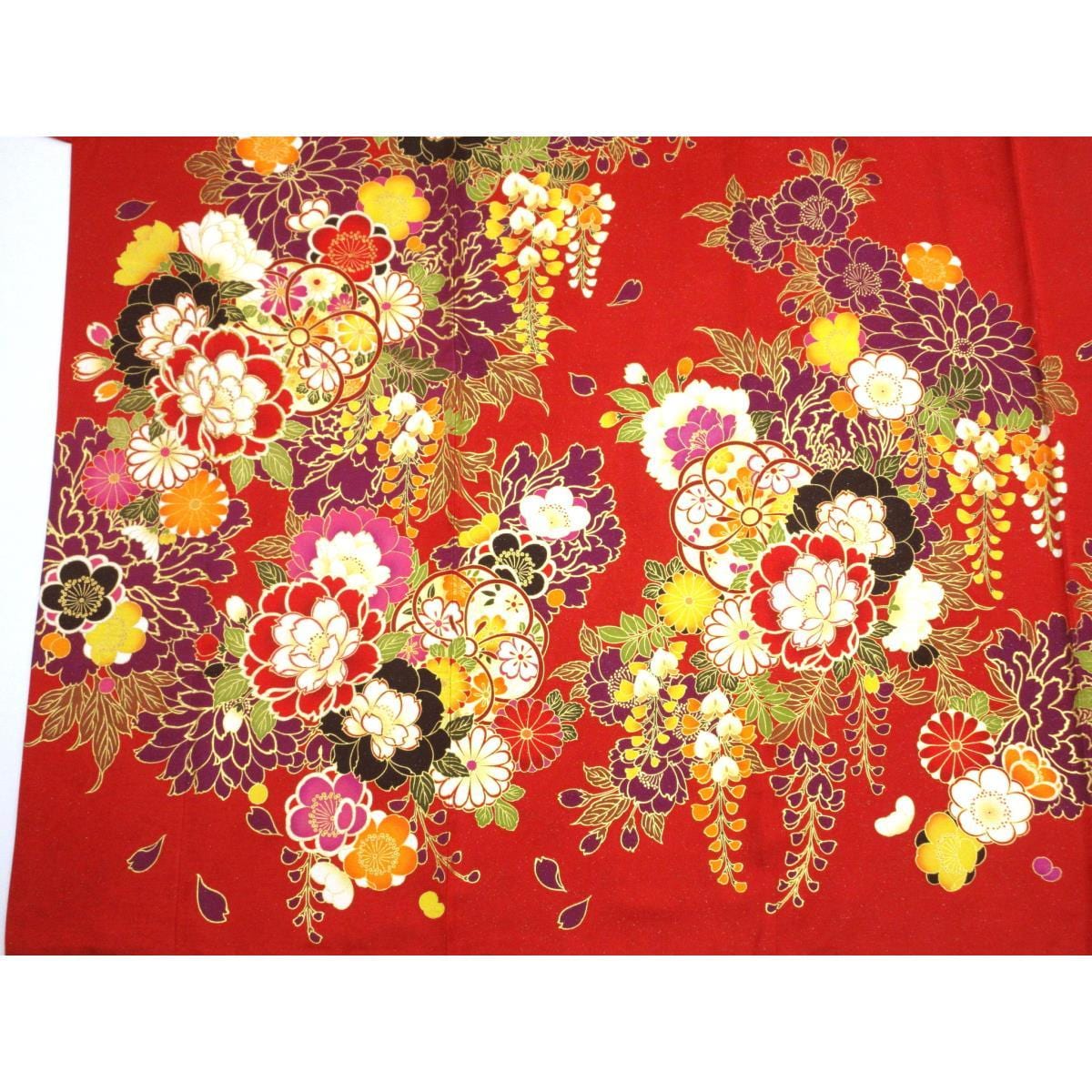 振袖　金通し刺繍入り　友禅金彩加工