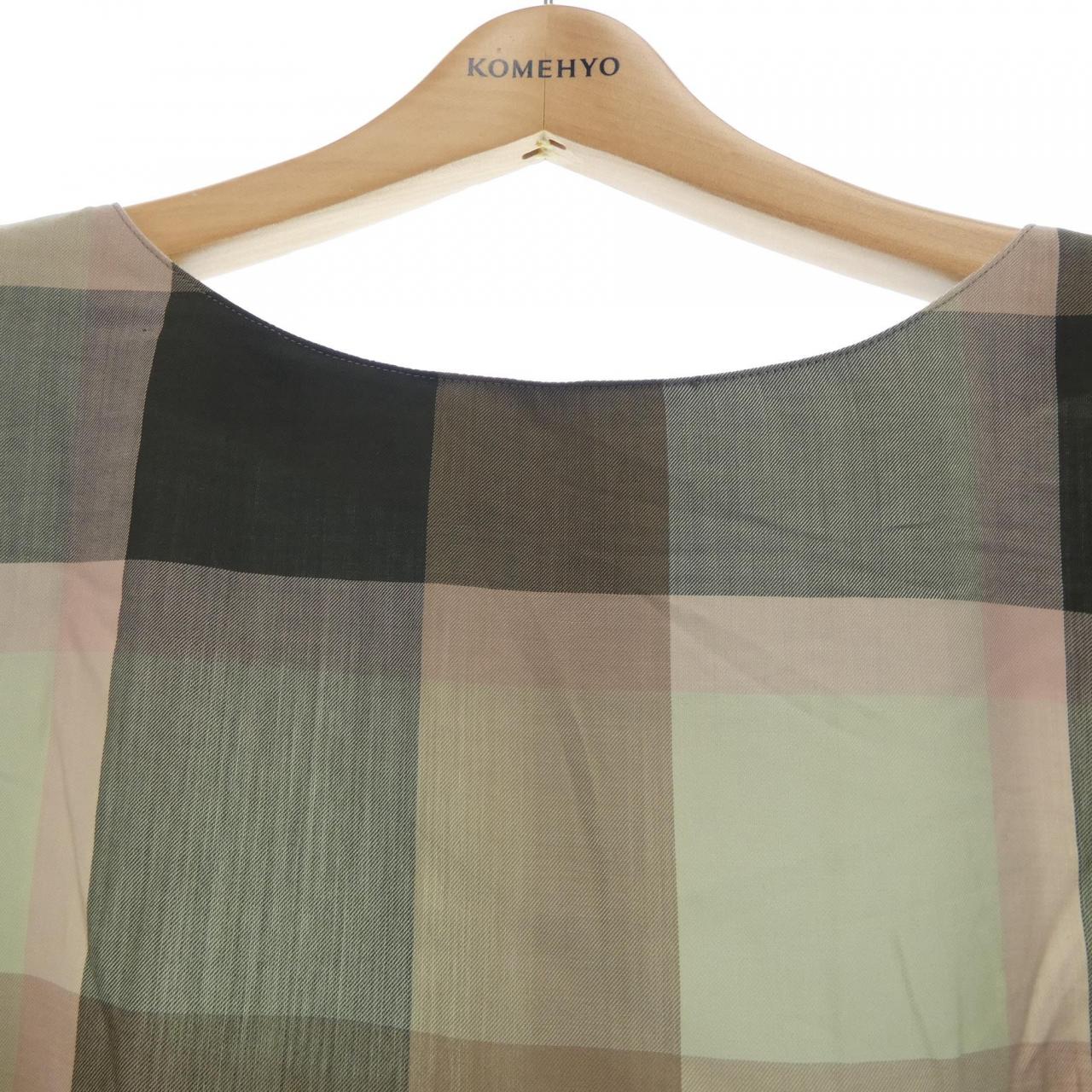 ブルーレーベルクレストブリッジ BLUE LABEL CRESTBRIDGE トップス